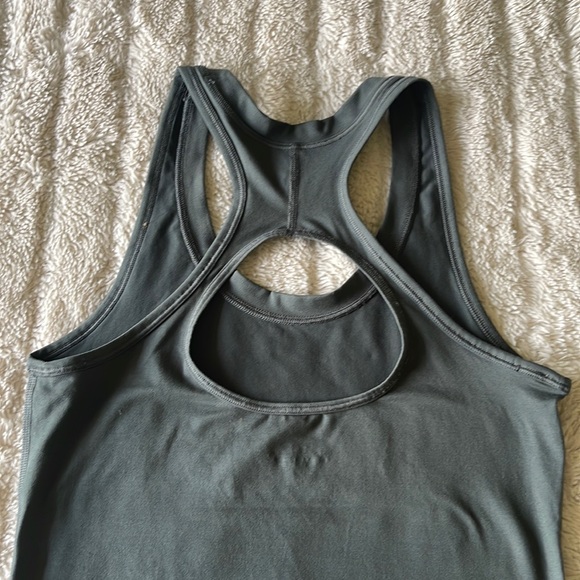 COPY - Athlete razorback tank XXS - Picture 3 of 4